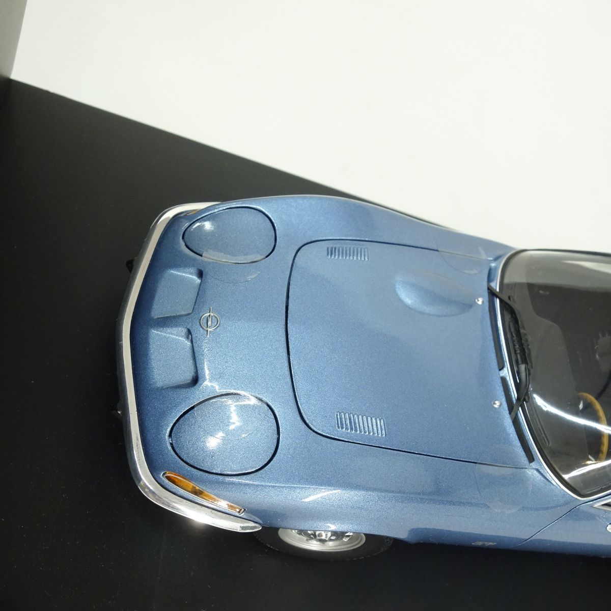 ミニチャンプス　オペル GT 1968 1/18 未使用 ミニチャンプス 1/18 オペル GT 1968 ブルーメタリック ミニカー