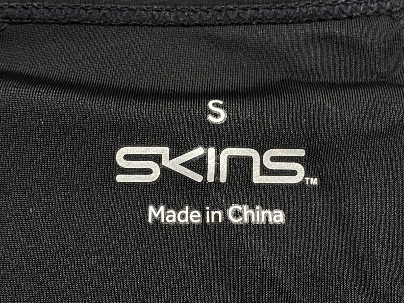 スキンスーツ