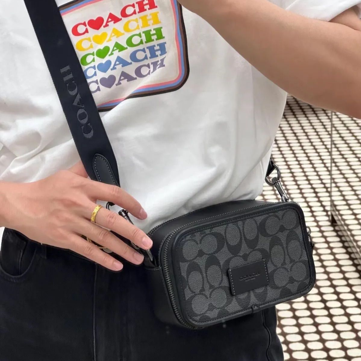 COACH CM109バッグ メンズ ボディバッグ シグネチャー ワイアット  