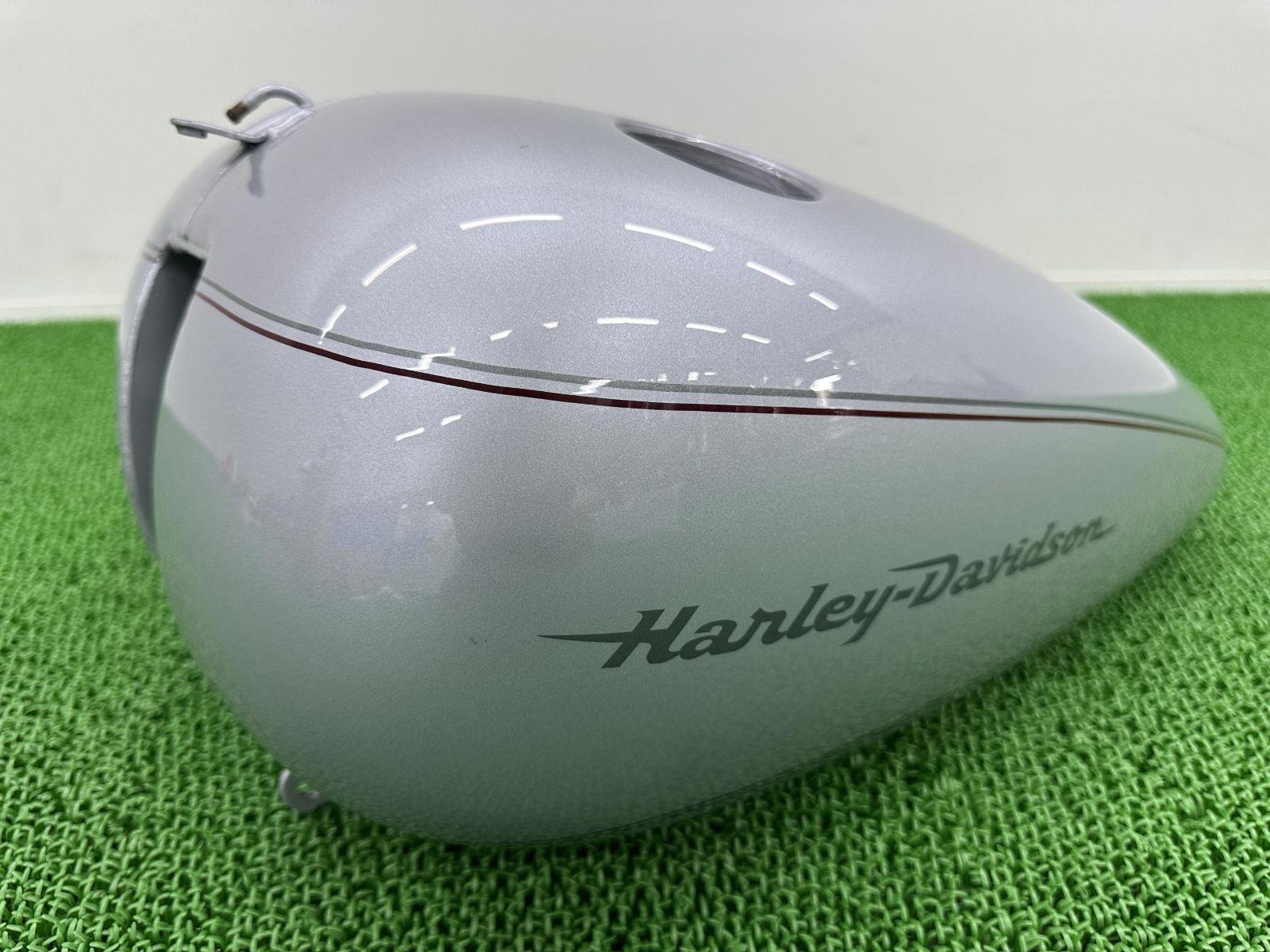 FXSTD1450 タンク 銀 ハーレー 純正 中古 バイク 部品 ソフテイルデュース TC88 01年モデル コケキズ無し ノーマルガソリンタンク