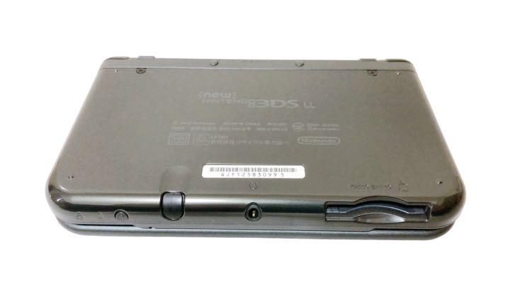 Newニンテンドー3DS LL メタリックブラック ほぼ新品-