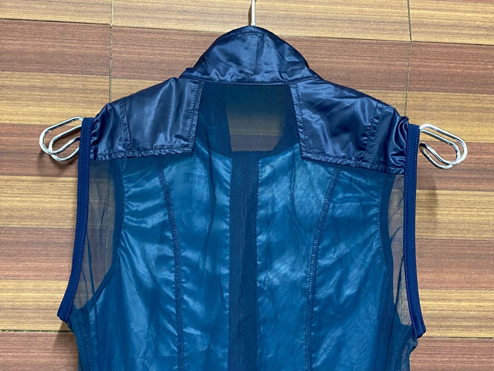 IN560 カフェドシクリステ Cafe du Cycliste Petra Gilet Woman ジレ