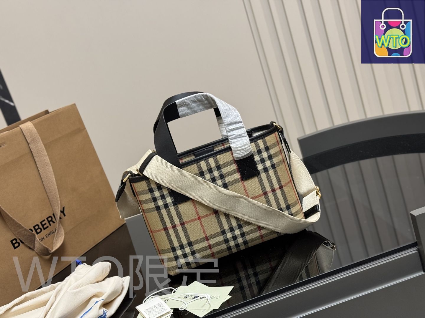【メルカリに1点】BURBERRY マネーク リップ 新品未使用 BURBERRY - メルカリ