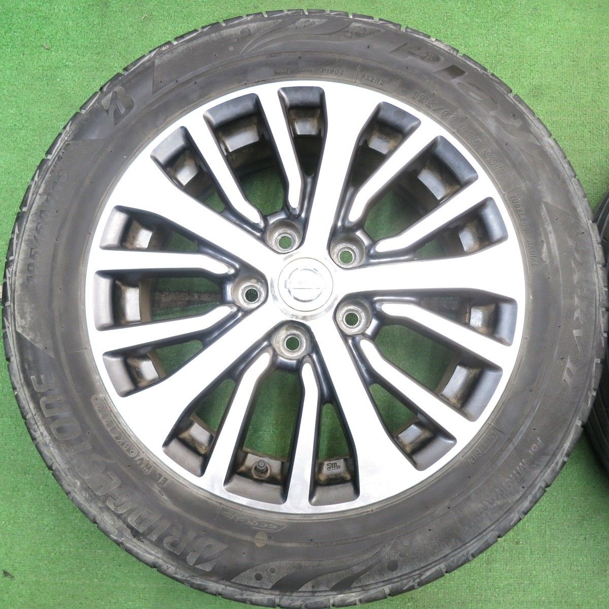 バリ溝！22年！9分☆日産 C26 セレナ ハイウェイスター 純正 195/60R16 