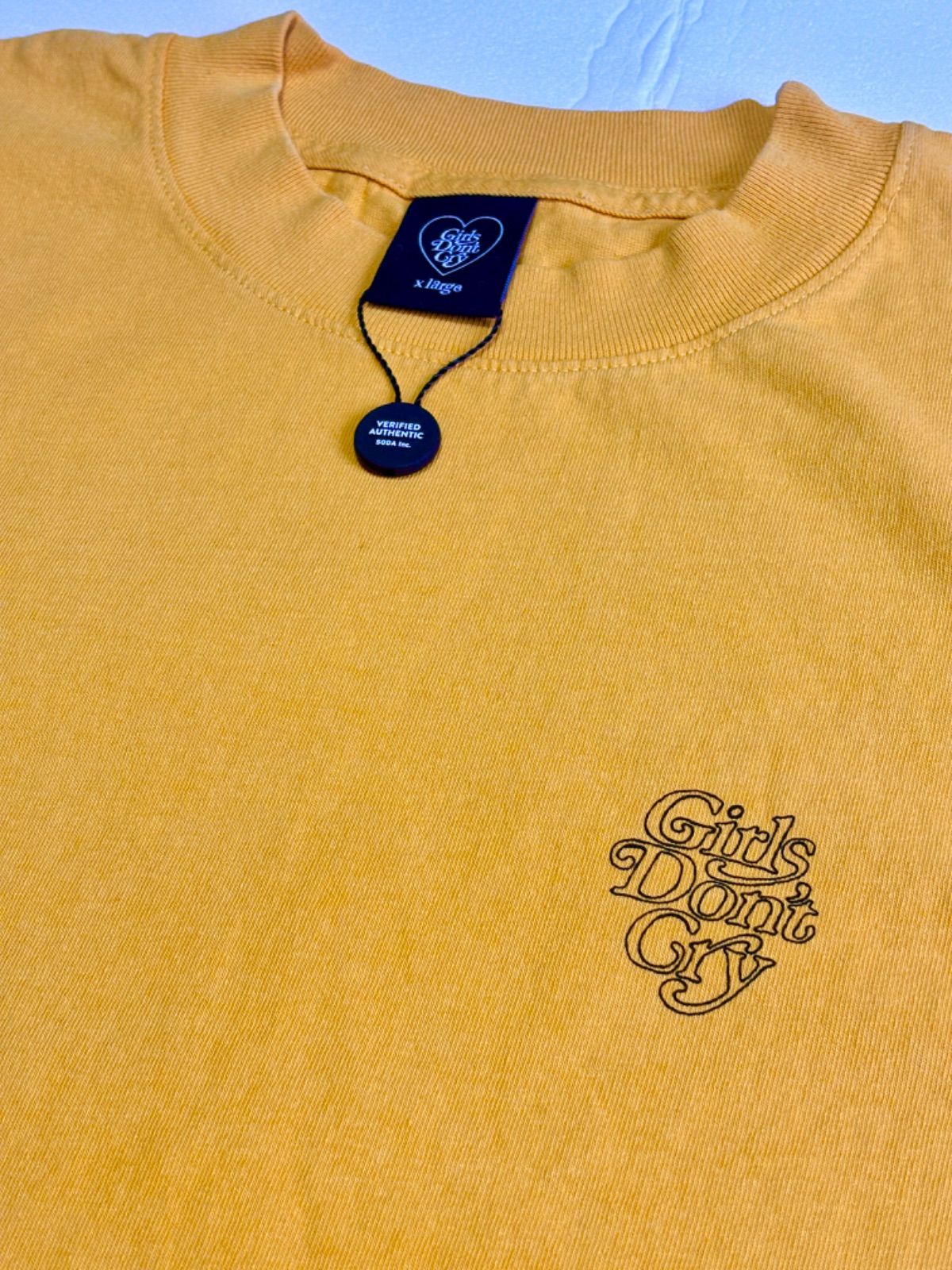 Girls Don't Cry OTSUMO PLAZA Exclusive Item GDC Neon T-shirt