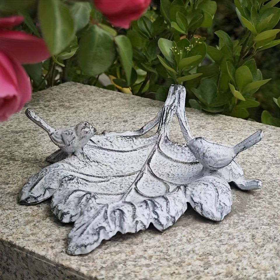 バードフィーダー 小鳥 野鳥 用 給餌器 餌箱 餌台えさ置き 葉っぱの上に止まっている小鳥 トリ とり レトロ風 ヴィンテージ風 ホワイト 可愛い 餌入れ 鳥 ガーデンオブジェ インテリア ガーデニング ペット食器 野鳥観察 バード用品 インテリア雑貨 金属