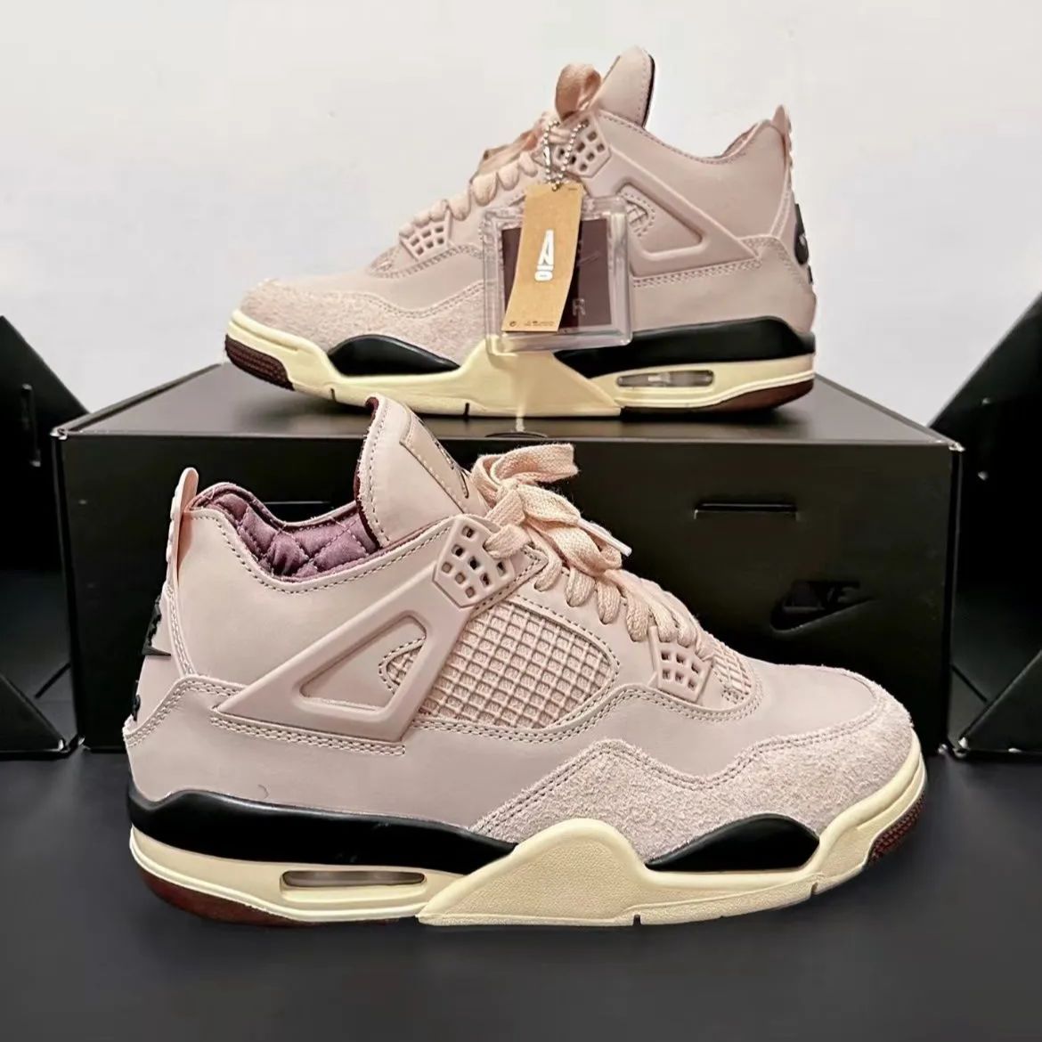 ジョーダン アママニエール A Ma Maniere x Jordan Air Jordan 4 ''While You Were Sleeping'' スニーカー