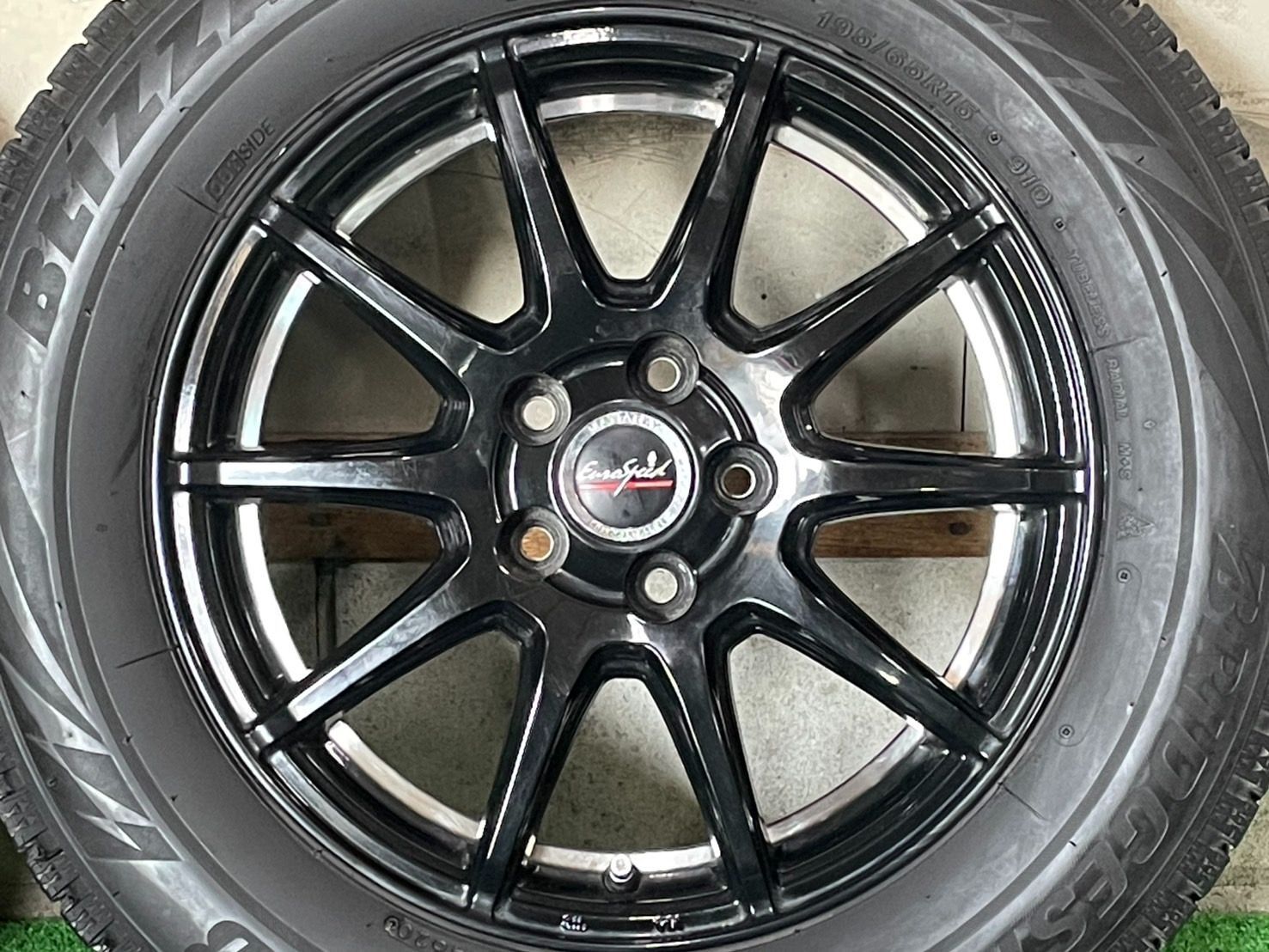 美品 バリ溝】EURO SPEED 15in 6J+45 PCD100 ブリザック VRX2 195 
