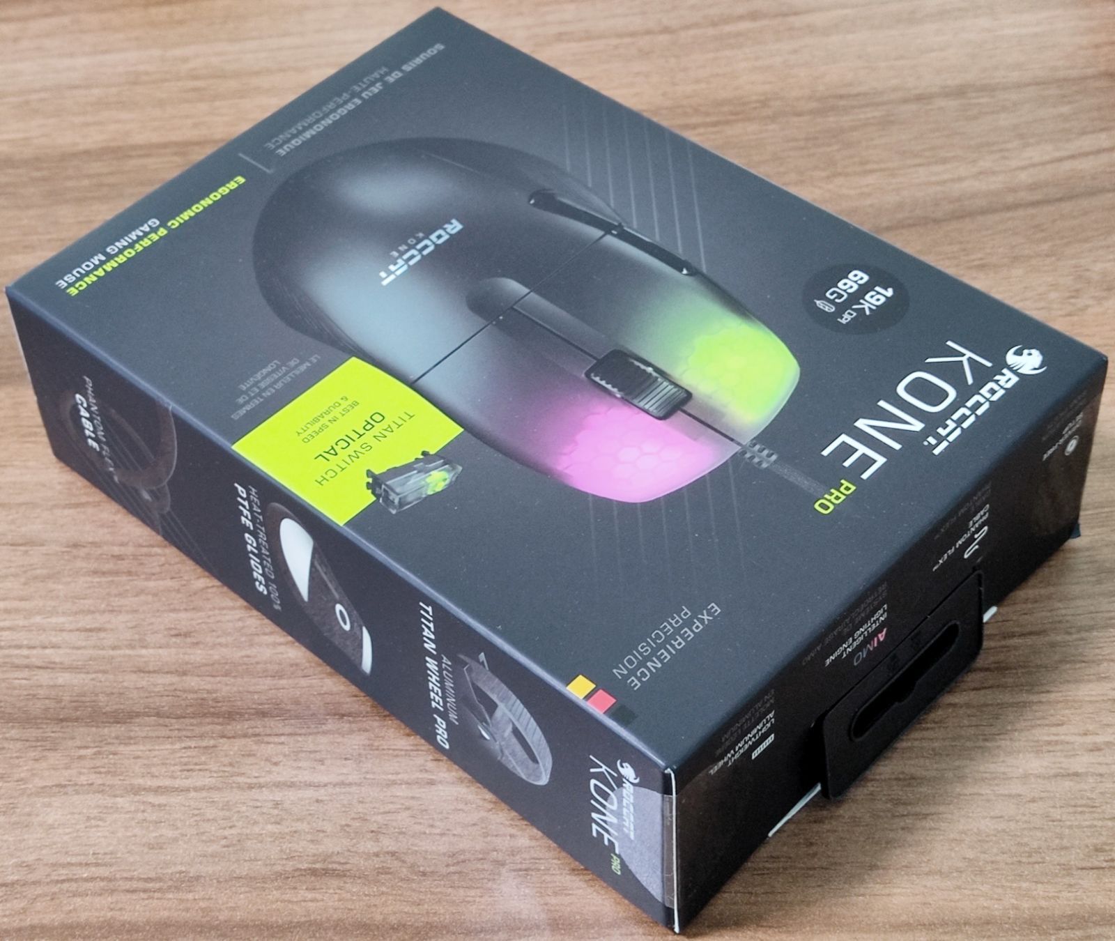 新品 ROCCAT Kone Pro PC ゲーミングマウス 有線 ブラック Amazon.co.jp: ROCCAT ゲーミングマウス Kone Pro 有線 ブラック