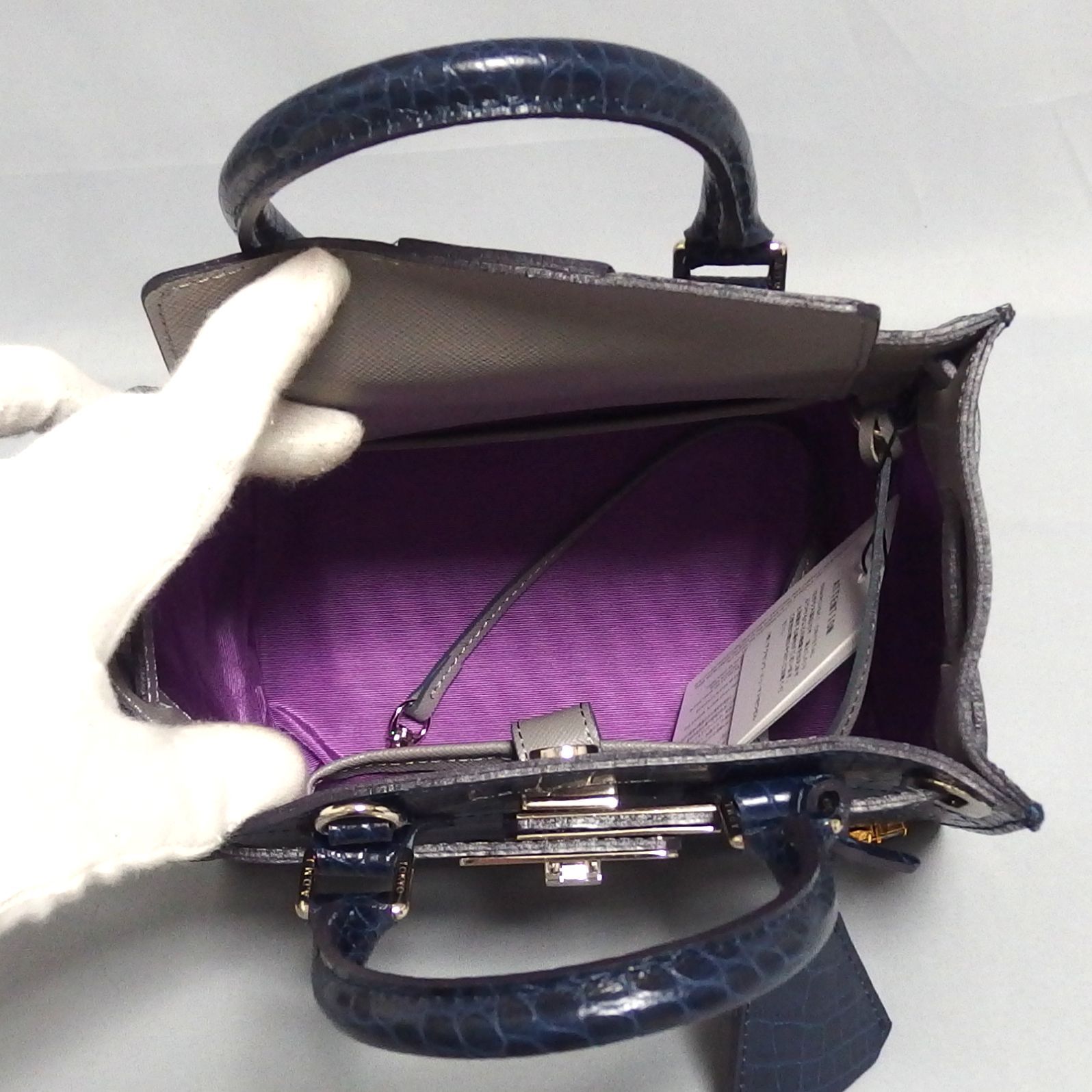 レザー エーディーエムジェイ