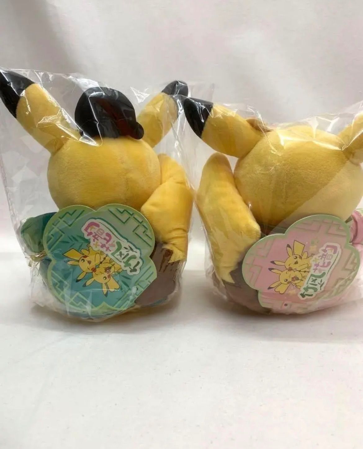 海外限定 ポケモン ピカチュウ 2体セット 漢服コスチューム ポケモン - ポケモン ピカチュウ ペアぬいぐるみ 漢服チャイナ衣装
