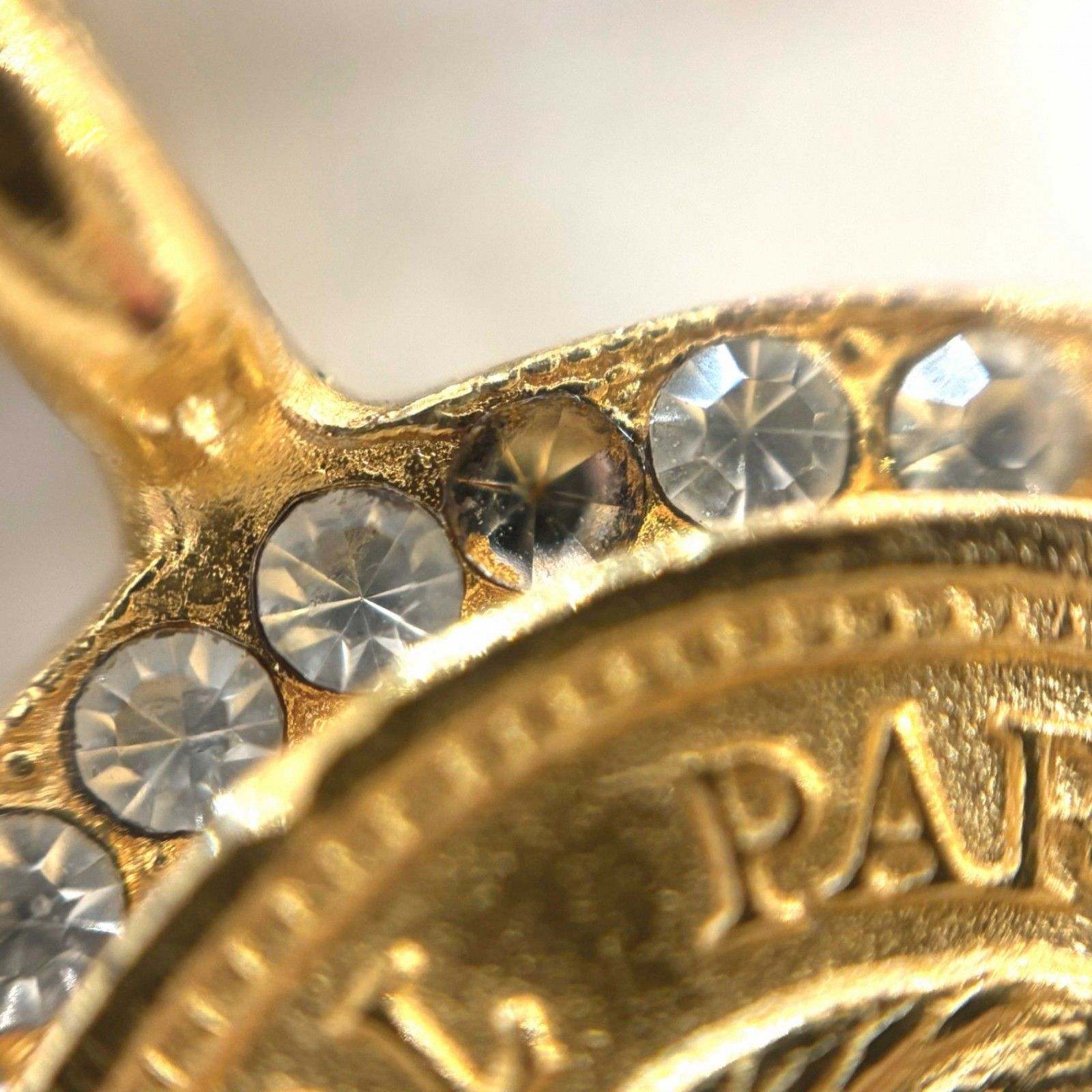 シャネル ネックレス メダリオン ラインストーン ABランク 中古 - メルカリ 