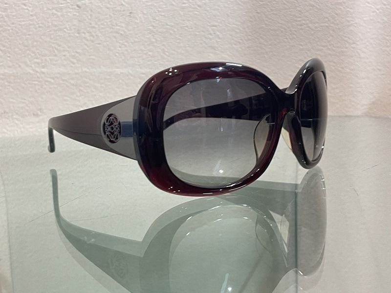 美品　LOEWE サングラス　アナグラム　SLW665G LOEWE ロエベ サングラス アナグラムロゴ入りテンプル SLW665G