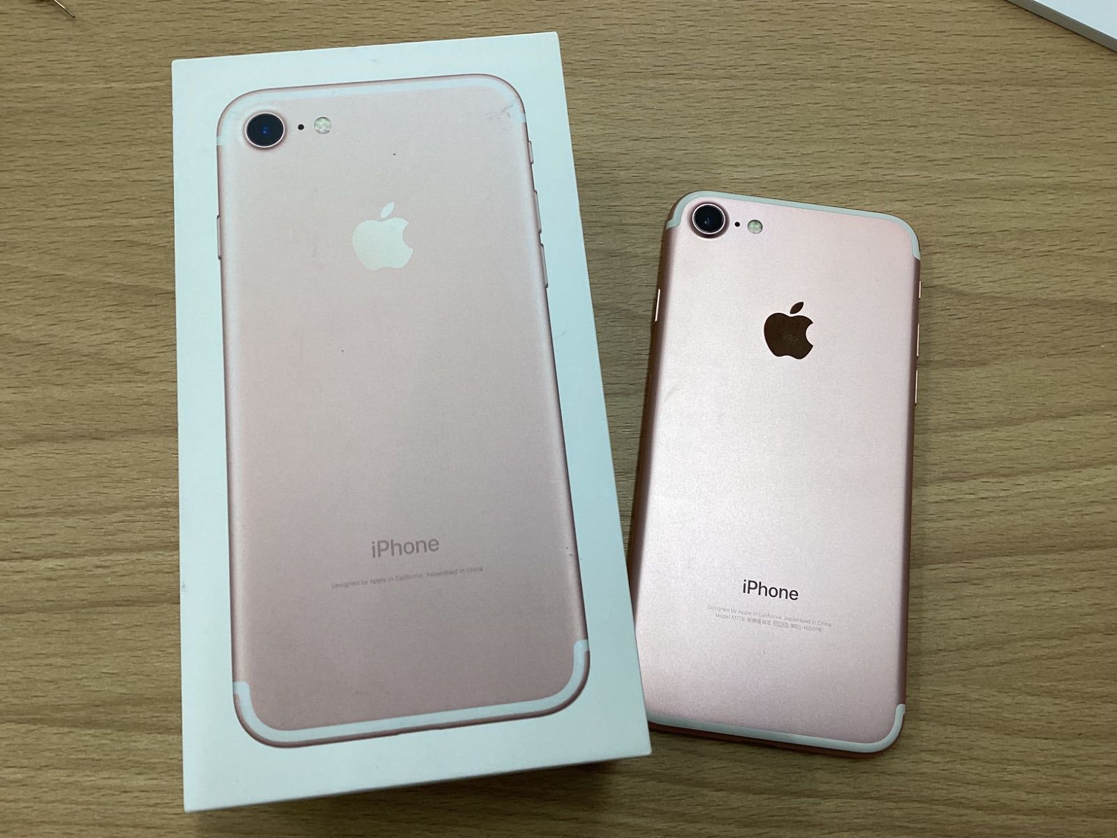 iphone7 本体 O321 Apple iPhone7 本体 128GB SIMロック解除済み・初期化済み