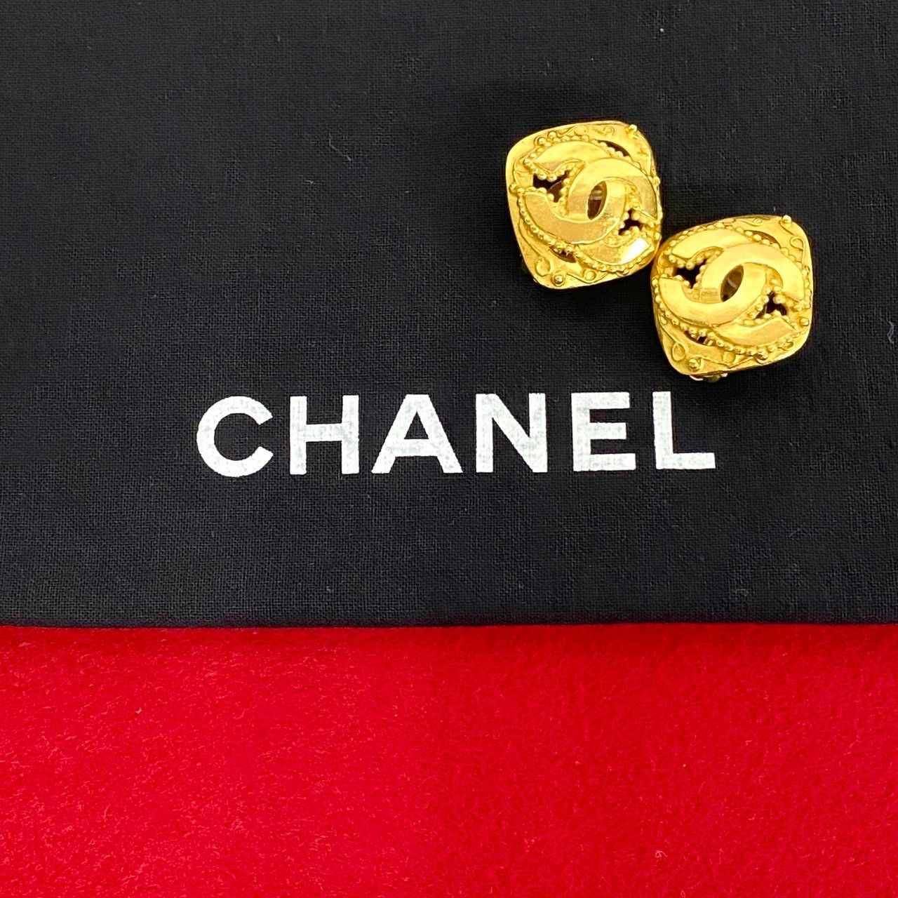 CHANEL イヤーカフ　片耳　ココマーク　刻印　箱付き 極 美品 コメあり CHANEL シャネル ヴィンテージ 96A 刻印 ココ