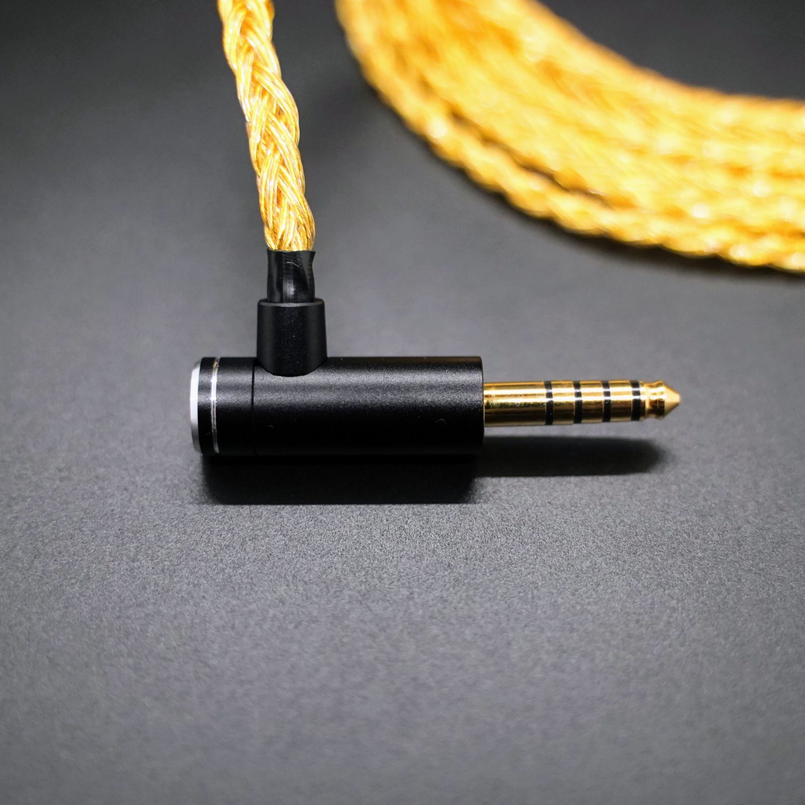 超高評価!最高スペック16芯 超希少金メッキケーブル 膨張式mmcx/4.4mm 超高評価!最高仕様16芯 希少金メッキケーブル 膨張式mmcx/4.4mm