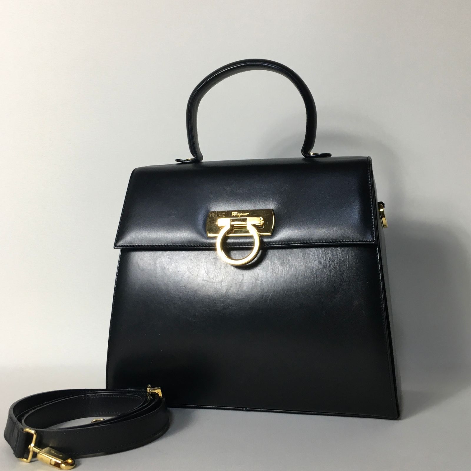 2506-110｜美品｜フェラガモ 2WAYバッグ レザー ブラック ガンチーニ