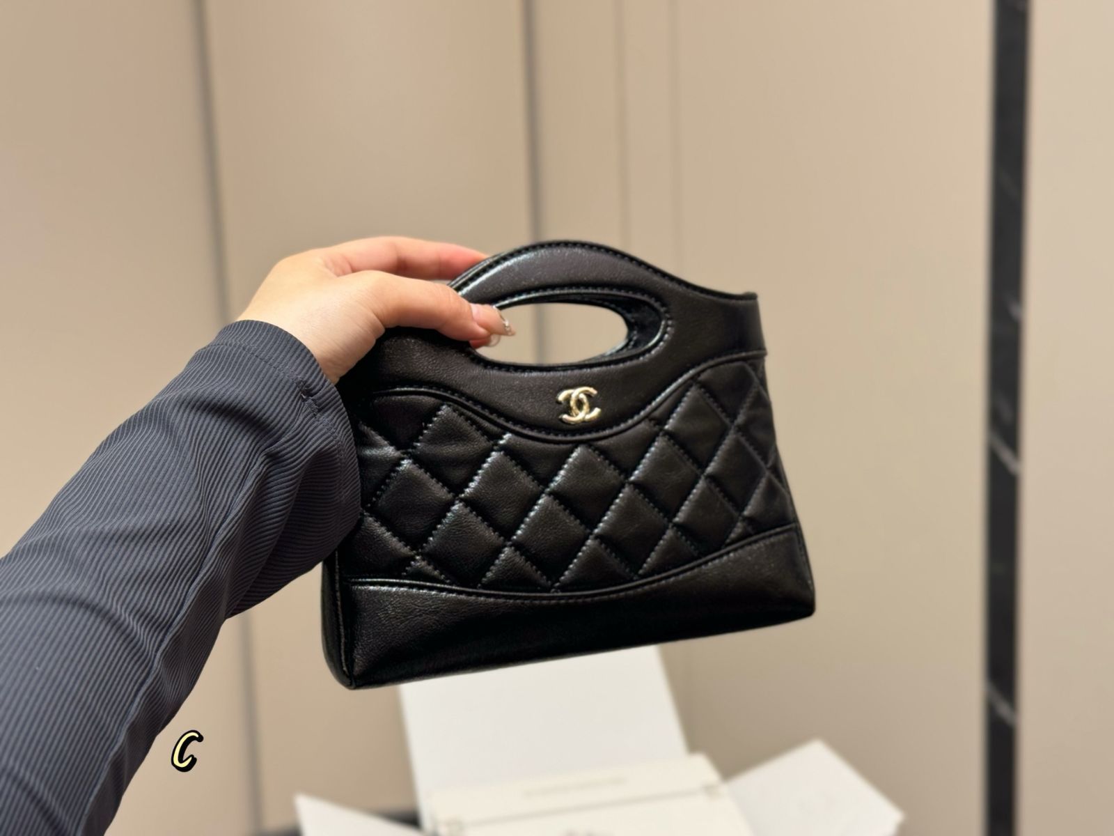 【クラシックなデザインが人気】CHANEL★ミニハンドバッグ シャネル ♪2022新作 ココハンドル ミニサイズ ベビーブルー