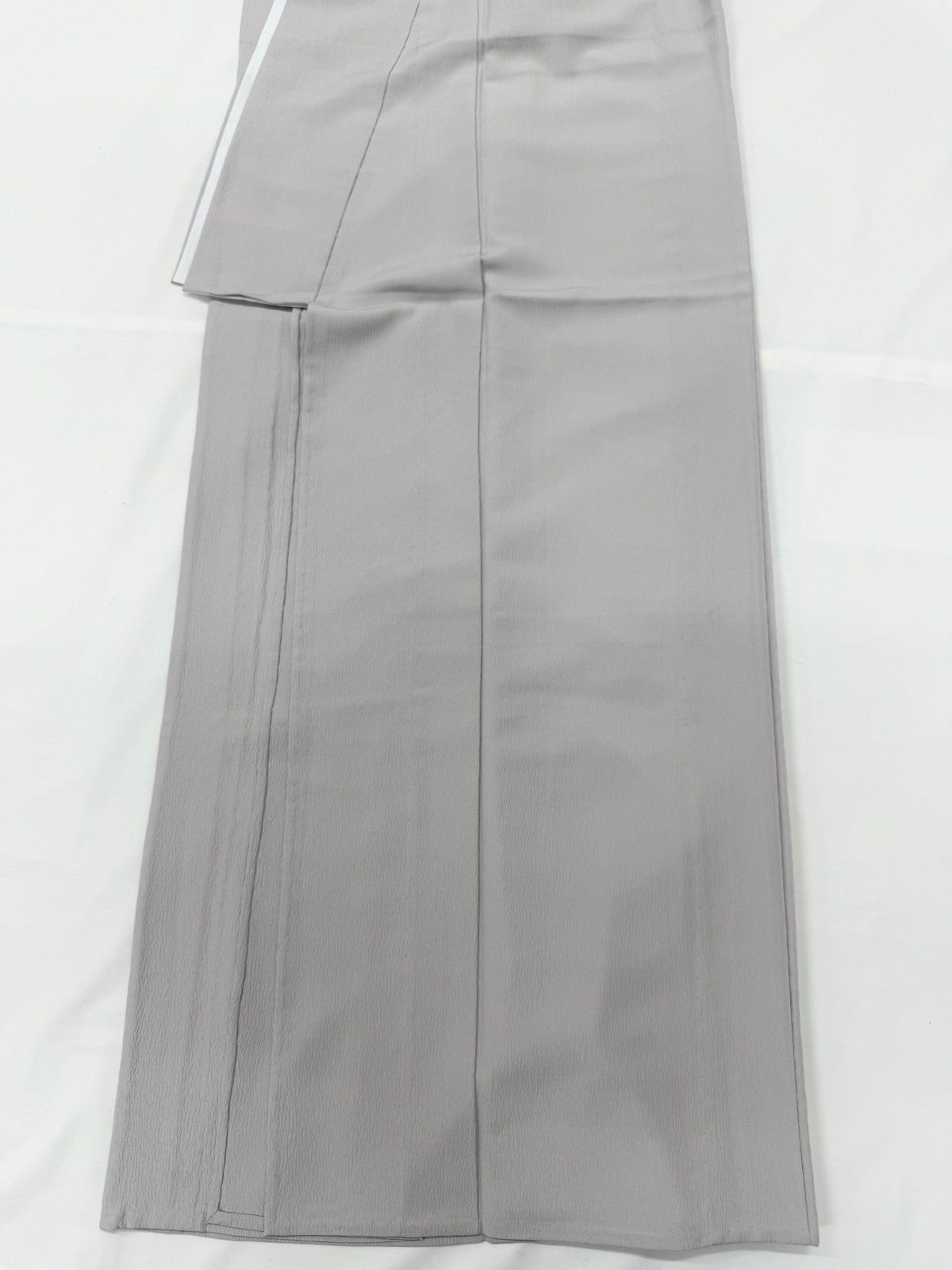 NK962GY　«花ラブリ»リユース　夏着物４点セット　夏きもの　一つ紋　抱茗荷　色無地　単　グレー　明るい灰色　銀色　Sサイズ相当　小柄な方向け　女性用　レディース　和装　和服　和風
