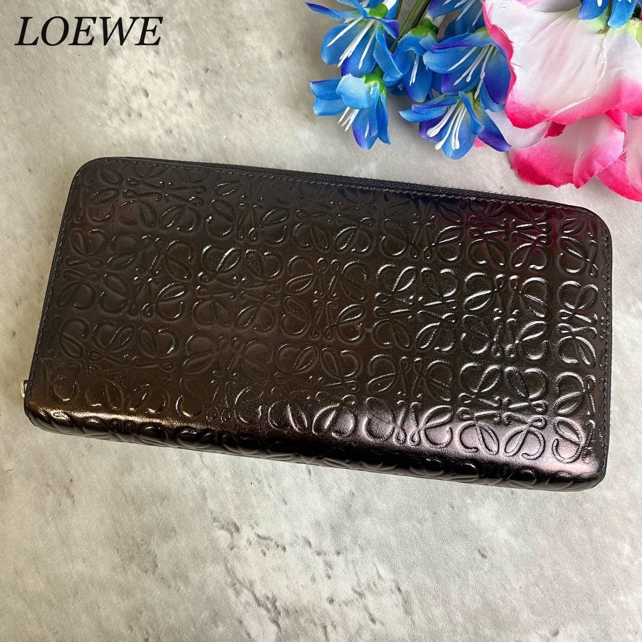 ✨美品✨ LOEWE ロエベ 長財布 リピート ラウンドファスナー アナグラム 総柄 シルバー金具 ロゴ型押し ウォレット カードケース 小銭入れ  定期入れ レザー レディース ブロンズ 銅色 - メルカリ