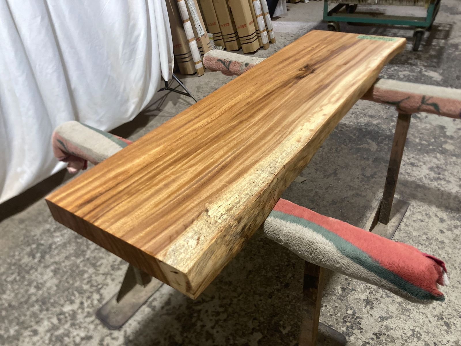 モンキーポッド9242 一枚板無垢 乾燥材 1450ｘ420-410ｘ67mm カウンター センターテーブル ダイニングテーブル