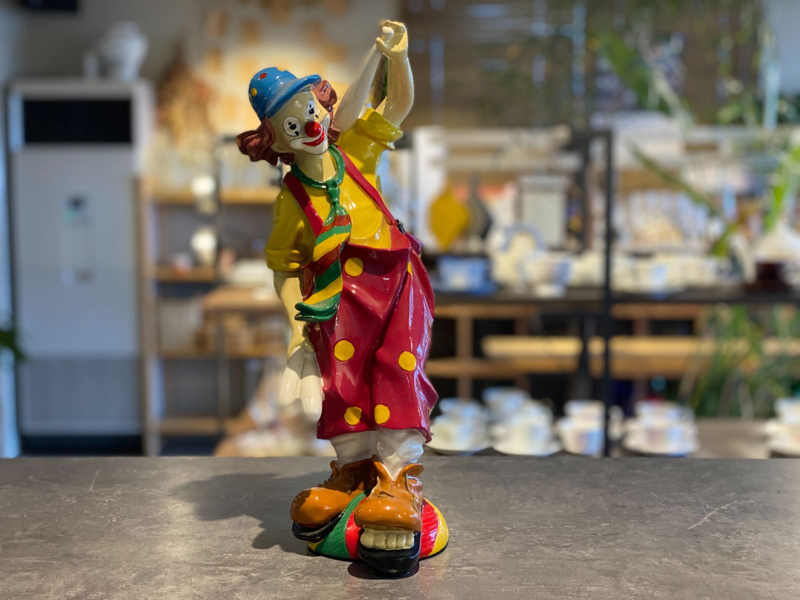 【美品】人形　ピエロ　陶器　置物　インテリア　工芸品　美術品　A1391 ピエロ 置物 美品】人形 ピエロ 陶器 置物 インテリア 工芸品 美術品