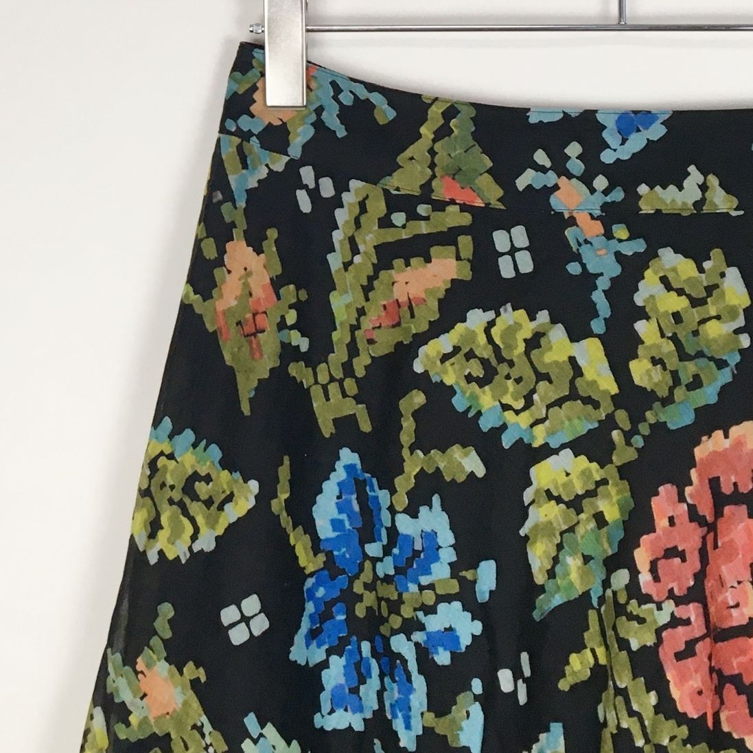 Lelian レリアン　薔薇柄シフォンのスカート　サイズ１5＋ タグ付き未使用☆ マイケルコースお値下げ可能です。Lelian レリアン薔薇柄