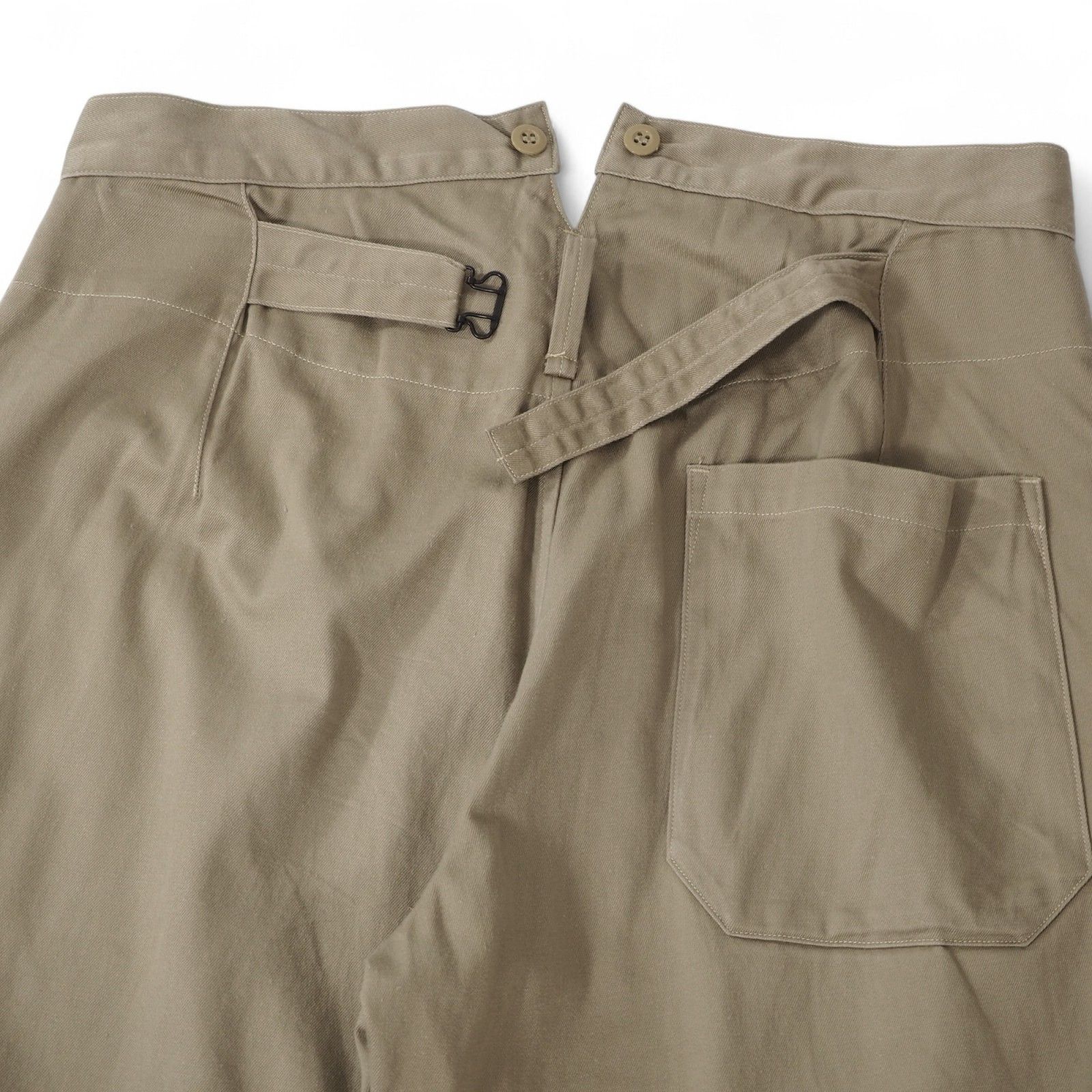 COMOLI 23SS コットンチノ オーバーパンツ X01-03029 2 COMOLI | コットンチノオーバーパンツ（khaki）- BARD