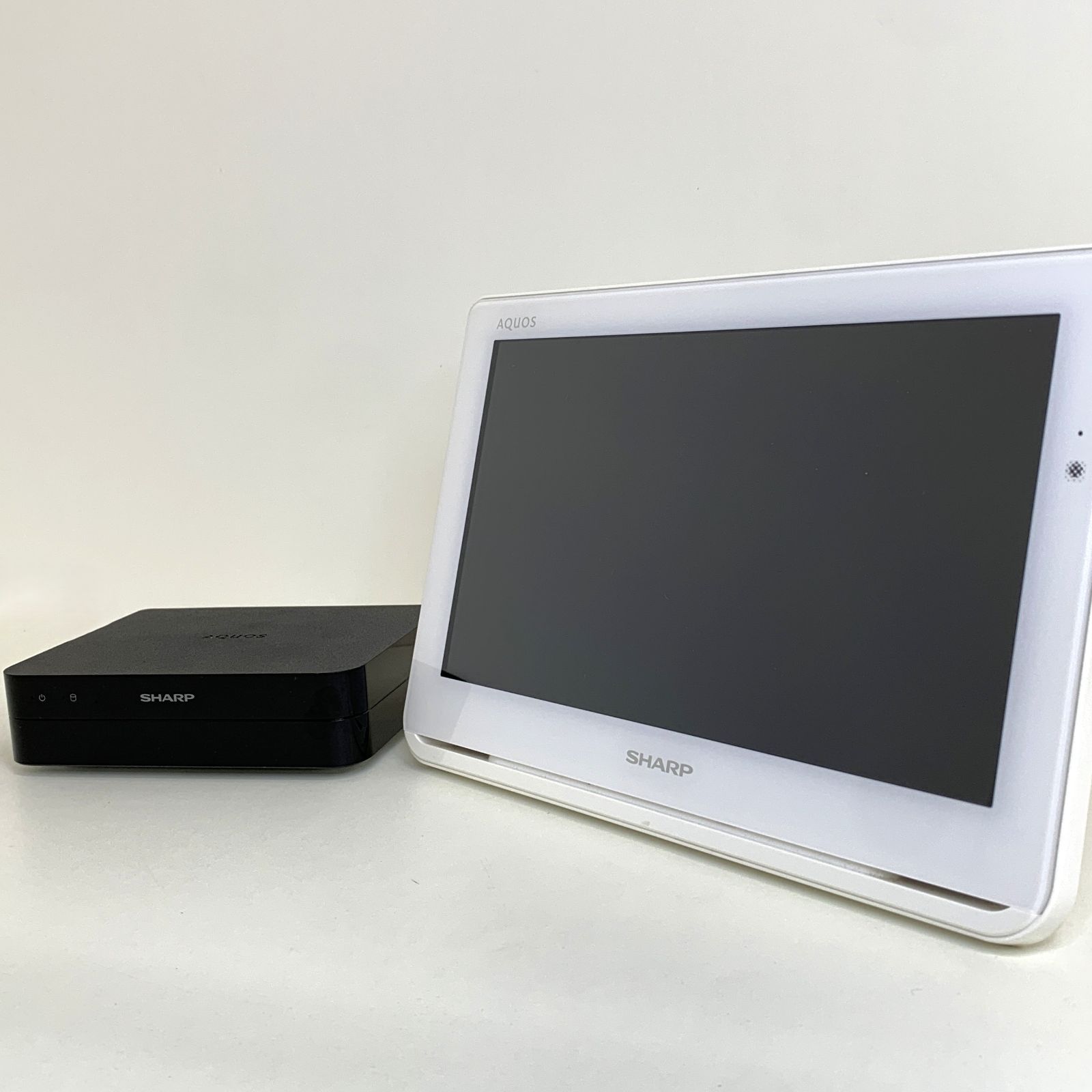 ★美品★ シャープ ポータブル液晶テレビ AQUOS ホワイト 2T-C12AF 楽天市場】シャープ ポータブル液晶テレビ 12V型 ホワイト 2T