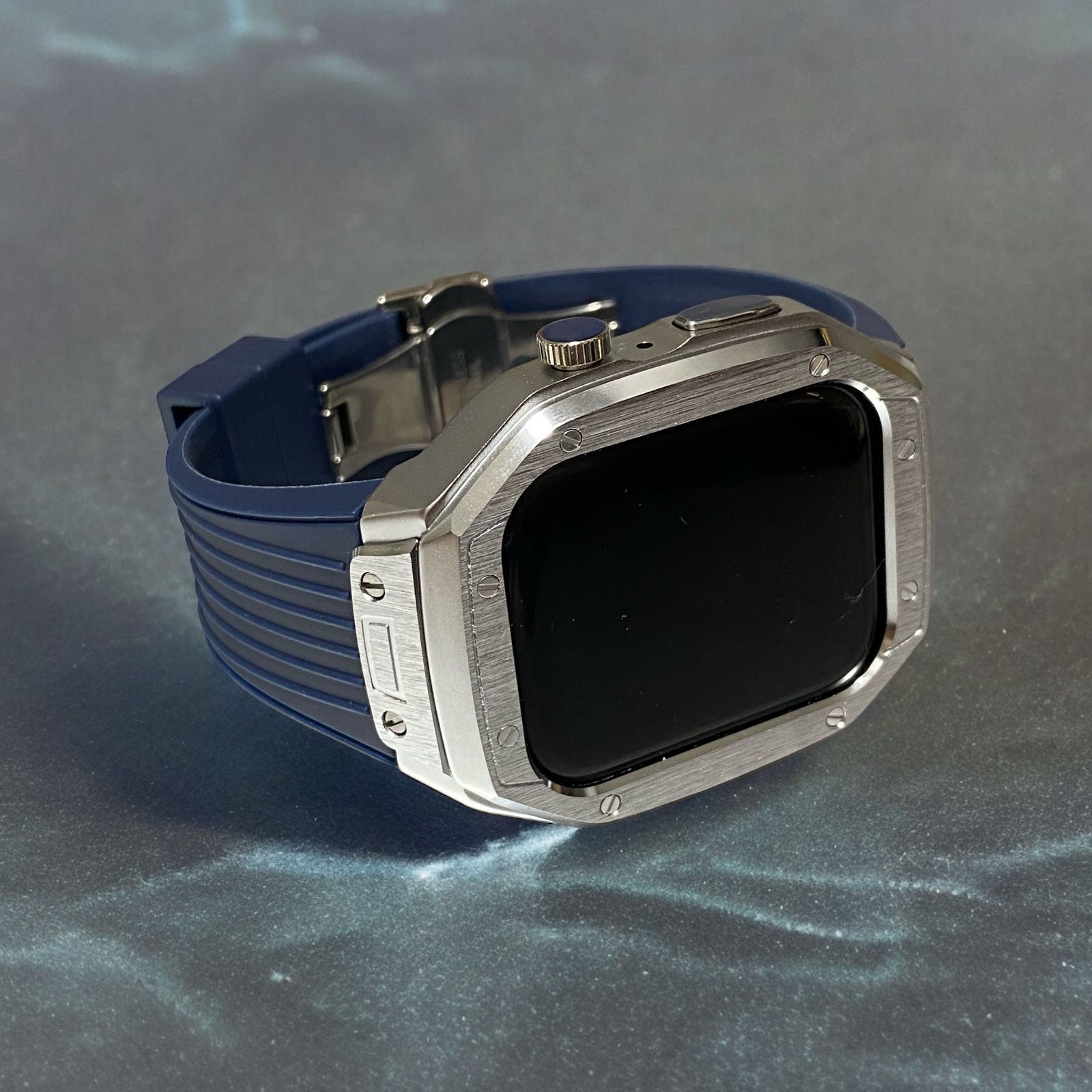 【配送無料】Apple Watchラバーバンド　メタルカバーケースカスタムアップルウォッチ白 Apple Watchアクセサリー