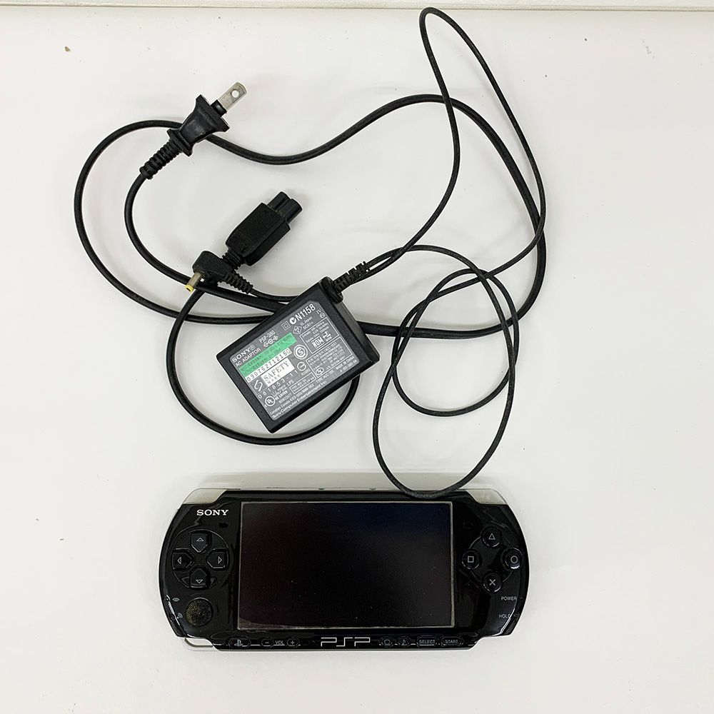 PSP ピンク 充電器 メモリー カバー付き！！ PSP ピンク 充電器 メモリー カバー付き！！