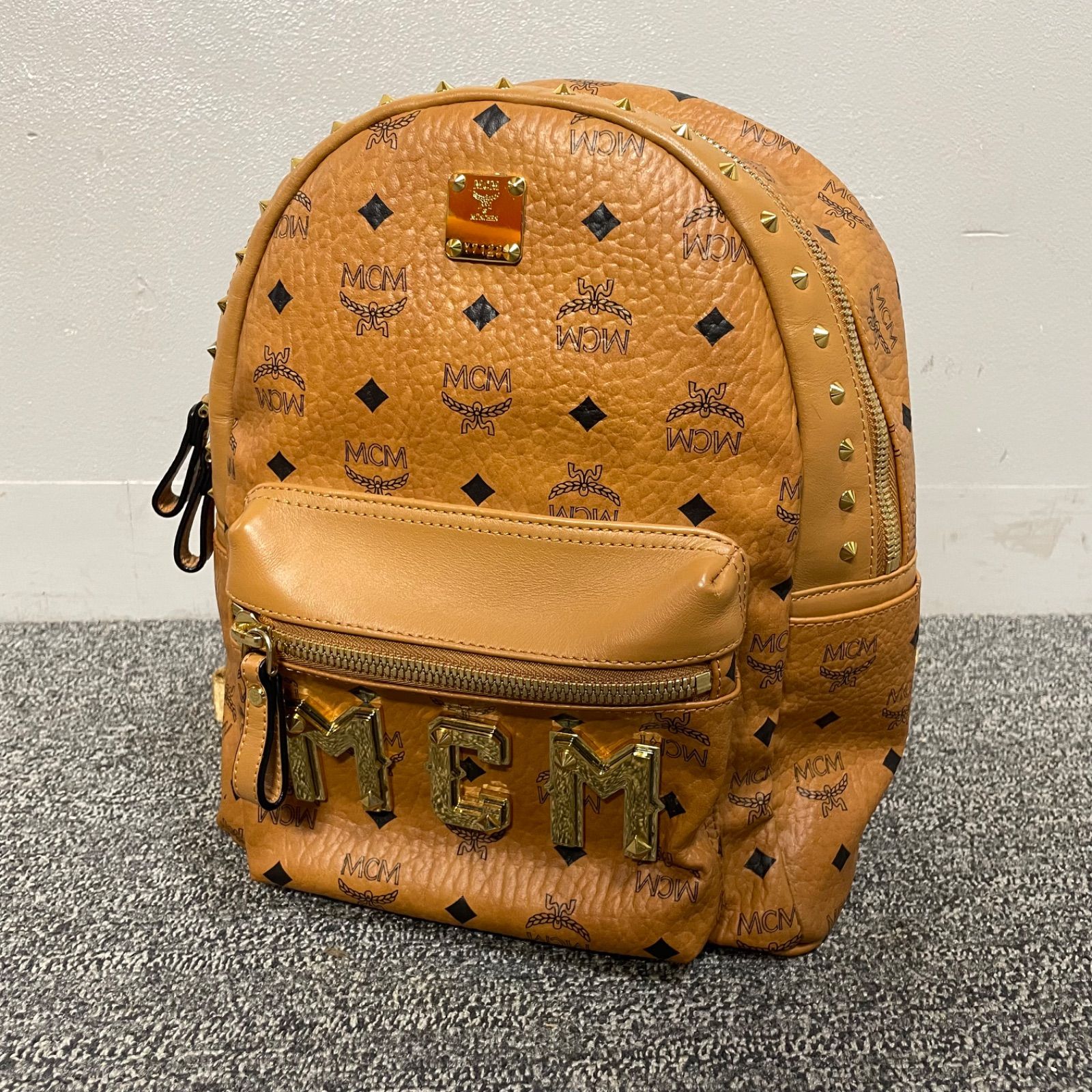 美品 MCM バッグ スタッズ リュック 鞄 かばん - メルカリ