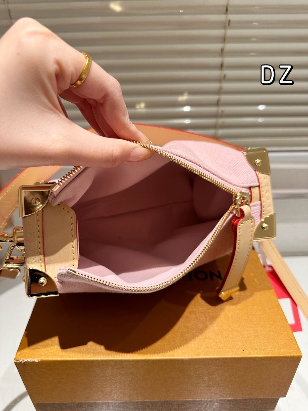 メルトラ　　　ルイヴィトン　LOUIS　VUITTON　CardCASE Louis Vuitton財布/財布、両用カードバッグ、カード/キーケース