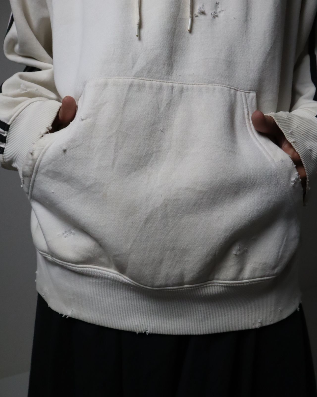 adidas "襤褸 boro" ragged triple line design hoodie white アディダス ダメージ ボロ トリプルライン デザイン 刺繡ロゴ フーディ フーデッド パーカ 白 L