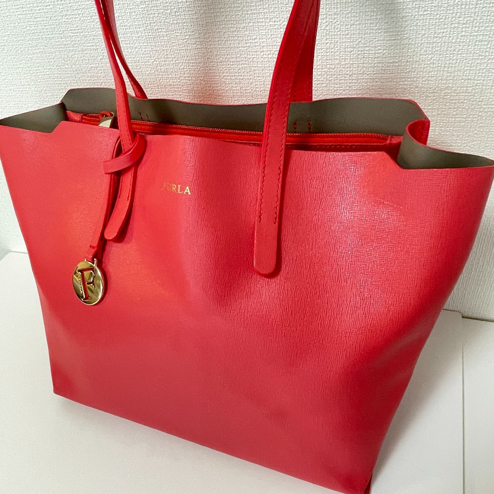 フルラ FURLA トートバッグ A4対応 牛革 大きめバッグ ピンク 美品