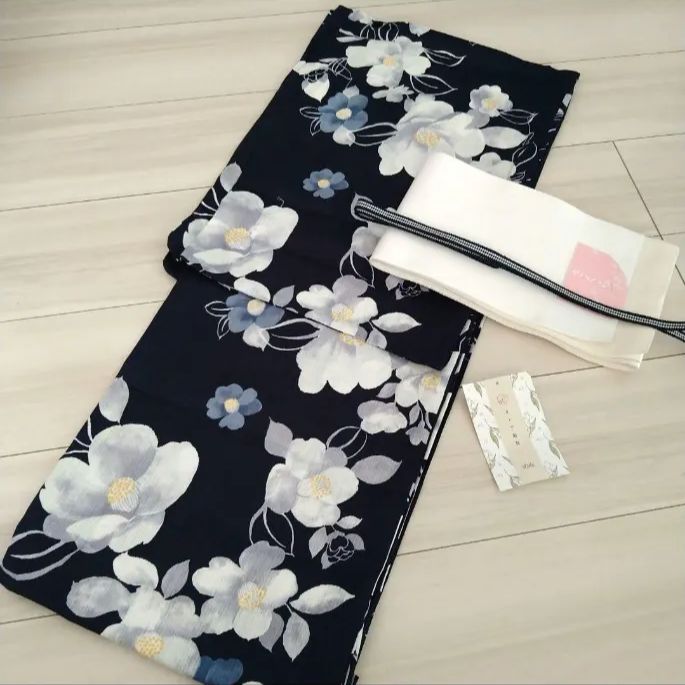 新品☆呉服屋♪大人上品な椿　モダンな夏着物　浴衣３点セット 新品☆呉服屋♪大人清楚な濃紺！暈し染椿づくし 夏着物 高級浴衣