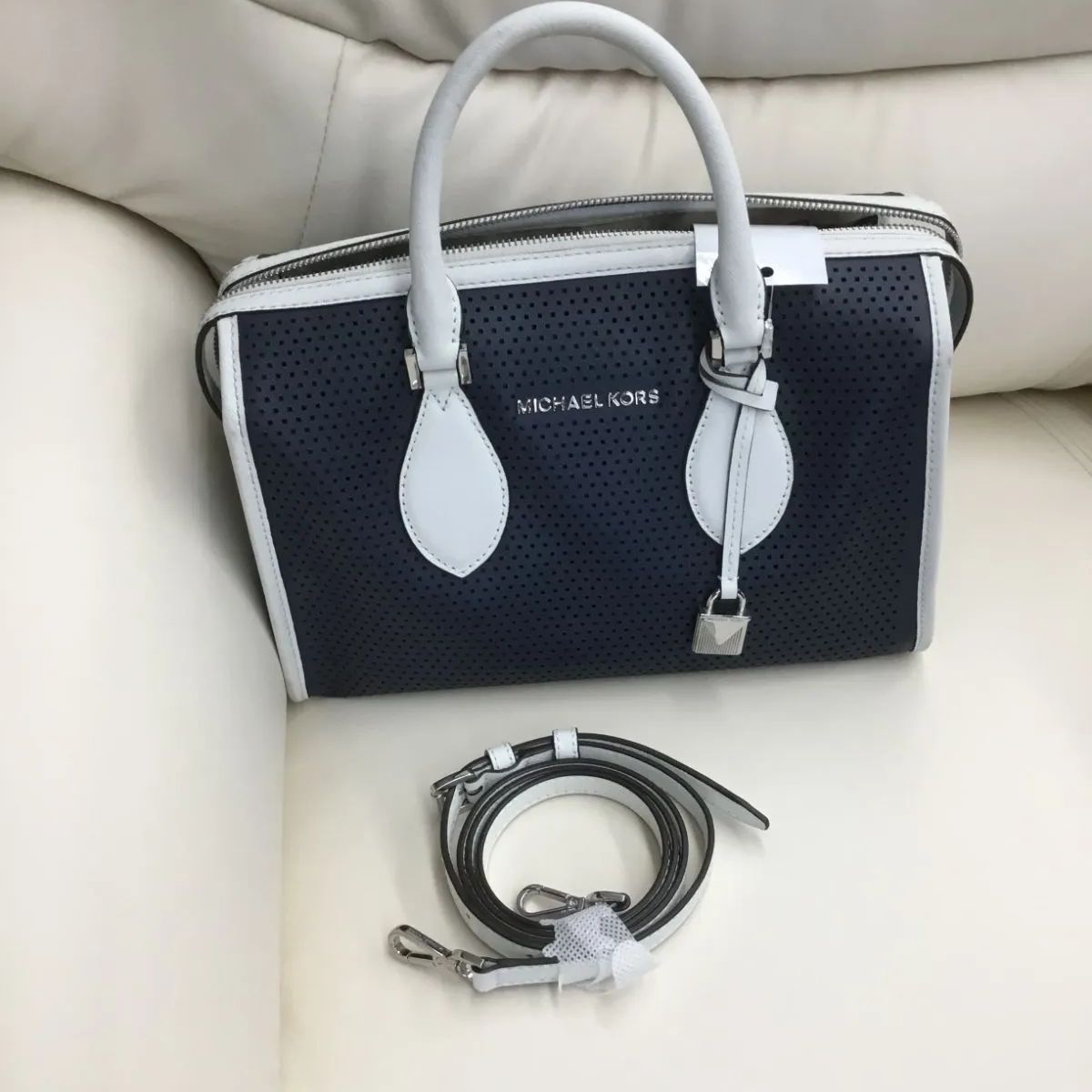 MISHAER KORS マイケルコース ストラップ付ショルダーバッグ ミニ 