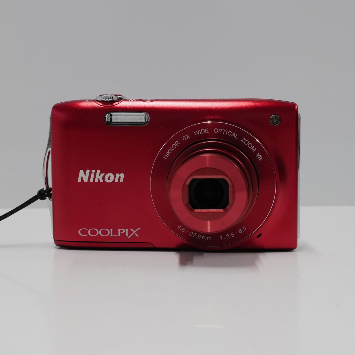 Nikon COOLPIX S3300 USED超美品 デジタルカメラ 本体+バッテリー 光学6倍ズーム 1602万画素 薄さ19.5mm 完動品  中古 CE3373 - メルカリ