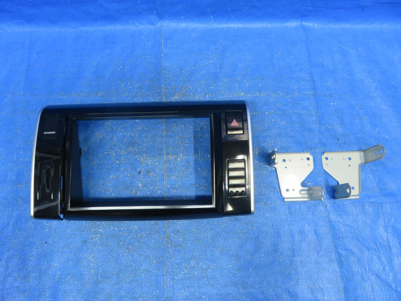 LA6841 エスティマ ACR50W 後期 3型 8インチ ナビ オーディオパネル クラスターパネル 純正 55529-28030 ステー付 AHR20W ACR55W GSR50W GSR55W 小傷