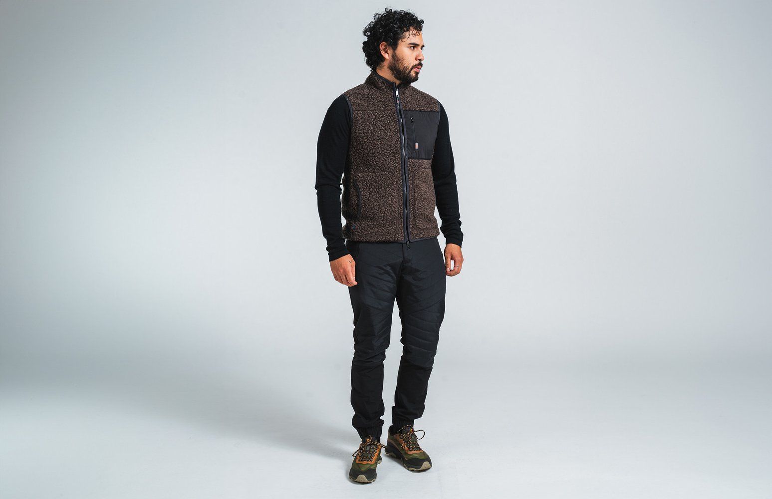 VARGKLADER ヴァーグクレイダー M MORA HYARID PANTS メンズ モーラ ハイブリッド パンツ carbon black カーボンブラック ハイキング バックカントリー 中綿 キルティング 保温 あったかパンツ