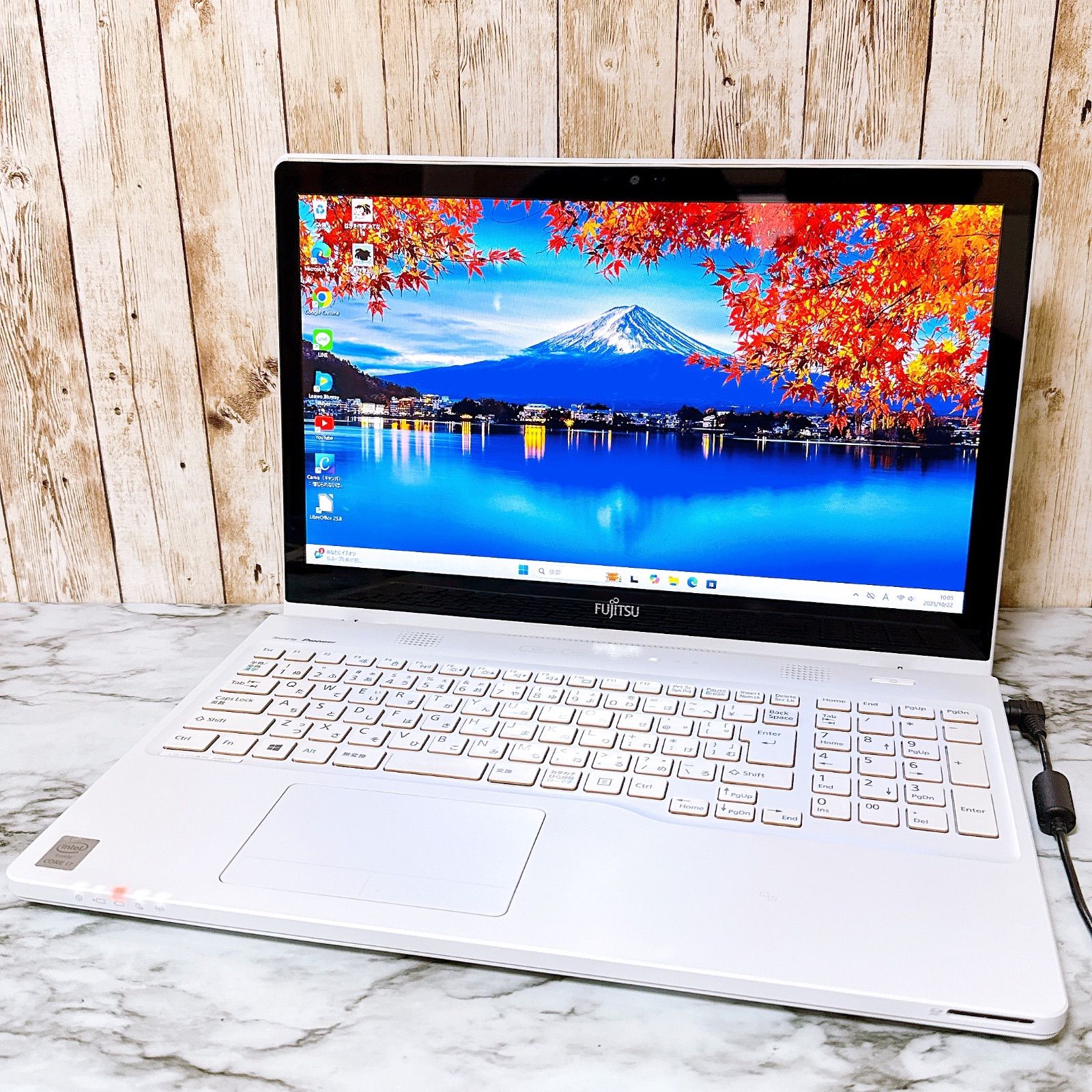 1台 高性能i7＆SSD|メモリ16GB カメラ すぐ使える薄型パソコンPC