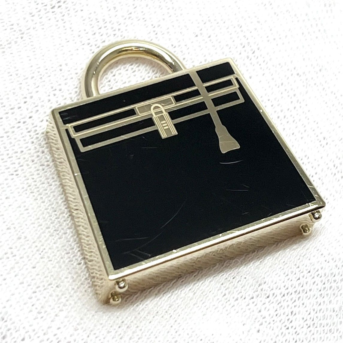 エルメス HERMES キュリオジテ ケリー チャーム エナメル