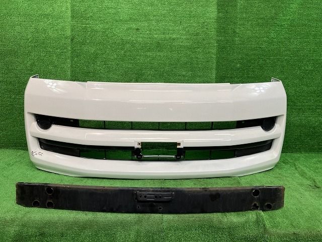 ヴォクシー AZR65G フロントバンパー X 4WD 8人 52119-28A80-A0 040