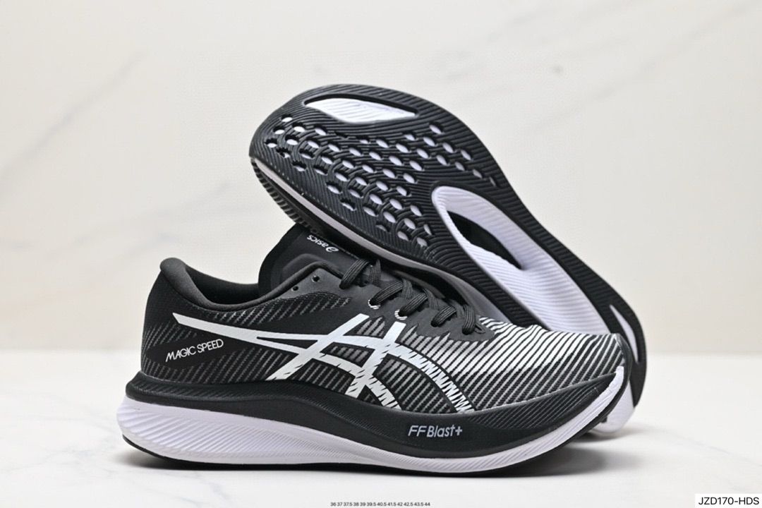 Asics  MAGIC SPEED 3