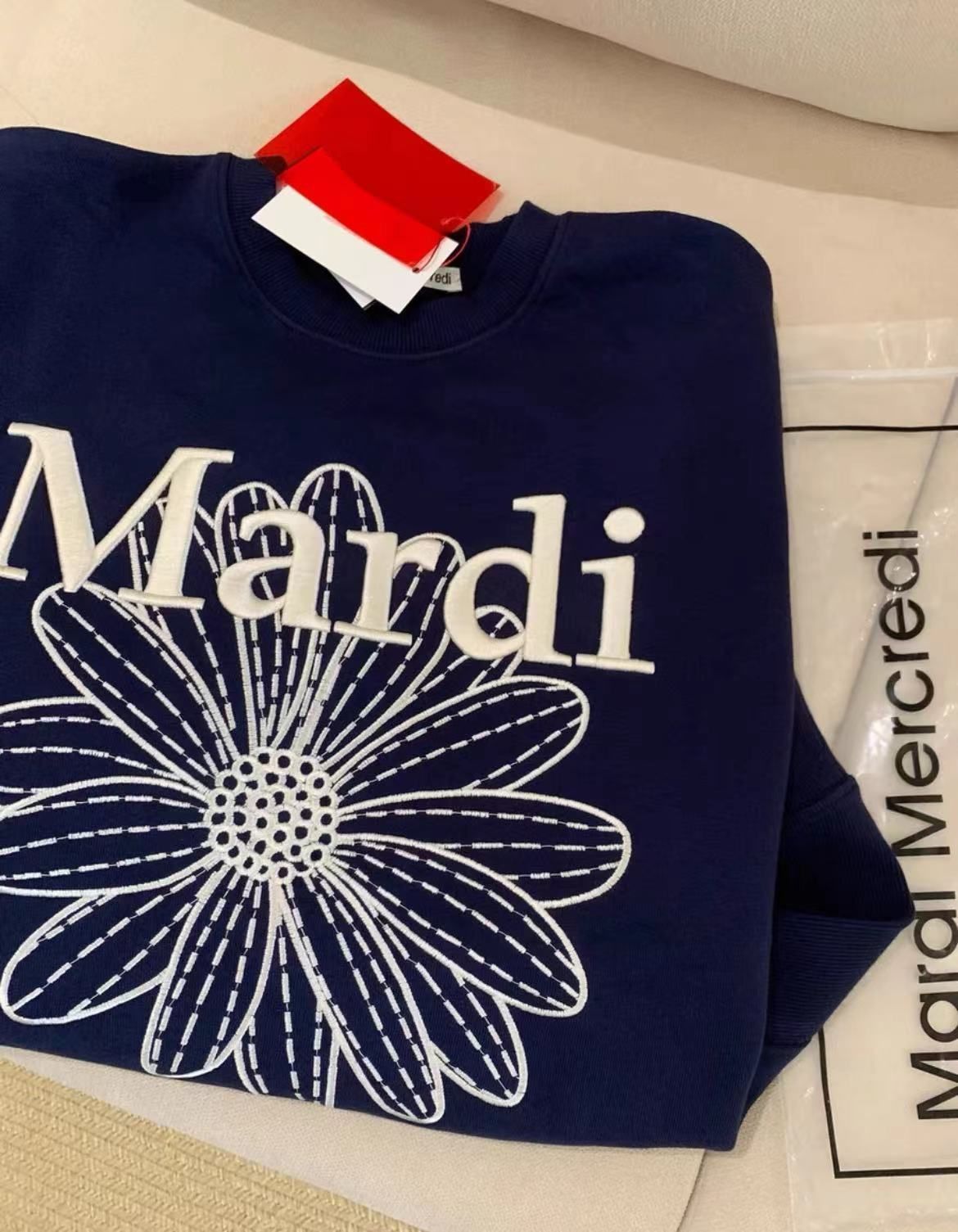 Mardi Mercredi マルディメクルディパーカー スウェット 長袖