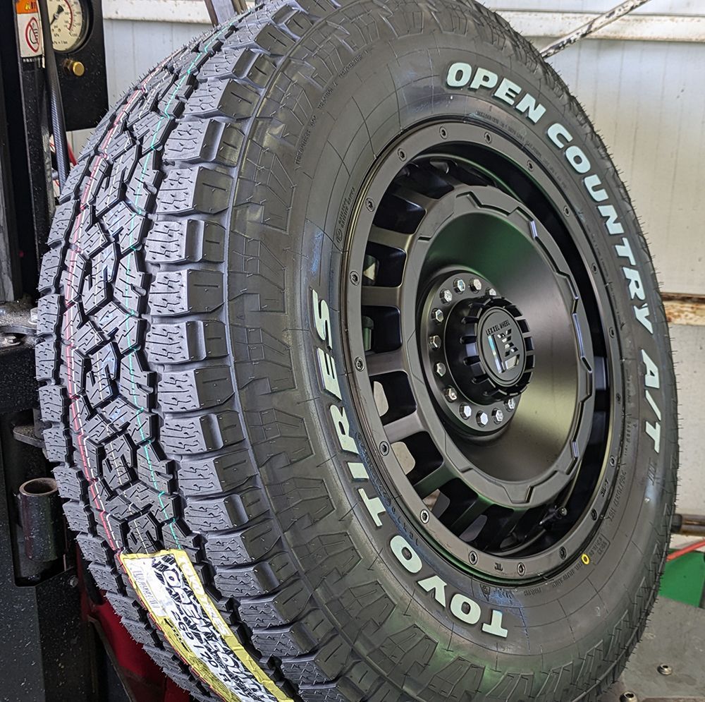 プラド パジェロ ハイラックス 17インチ LEXXEL SwaGGer スワッガー TOYO OPENCOUNTRY AT3 265/70R17 265/65R17
