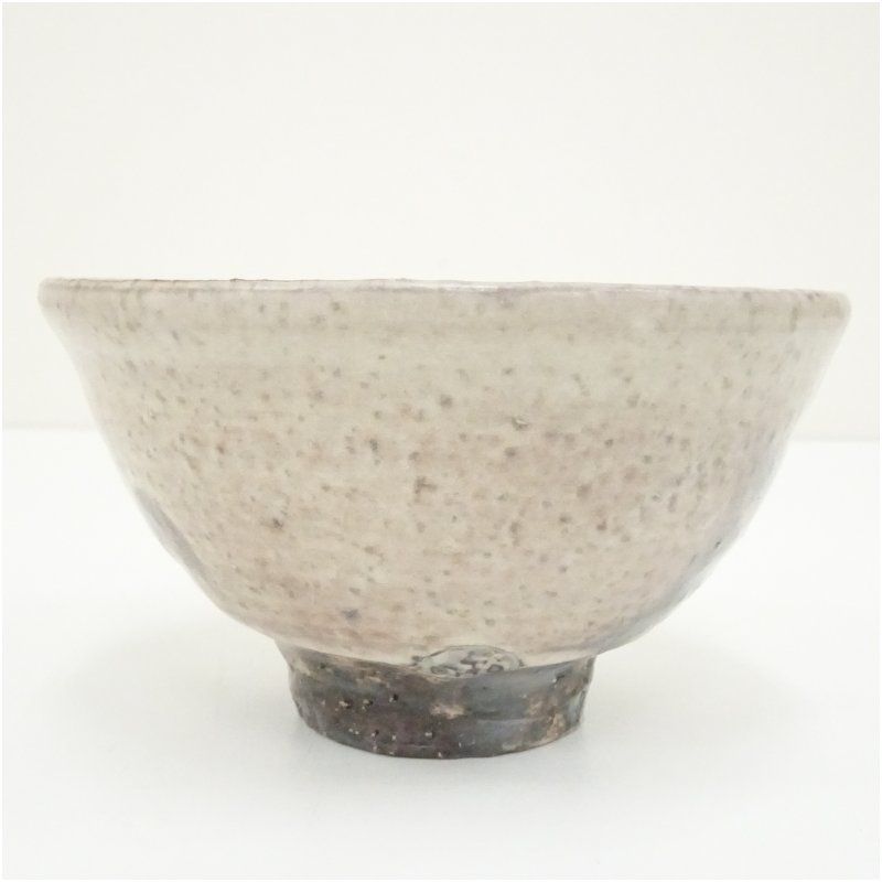 Ｍ５６３　茶碗　『萩焼』『玉村松月造』　抹茶碗　共箱　茶道具 玉村松月 萩焼 抹茶碗 奥深い味わいが感じられる茶碗(共箱付き