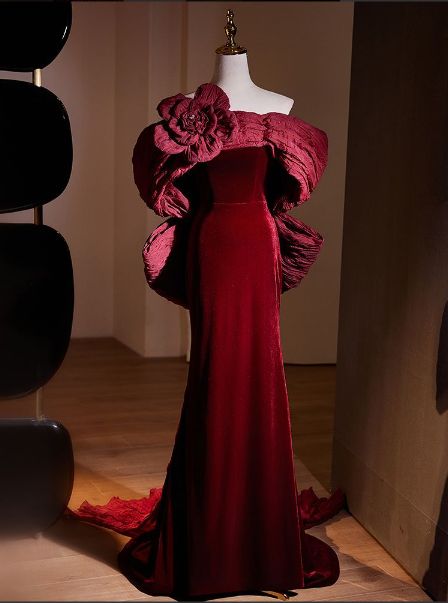 ワインレッド ベルベット ロングドレス 一字肩 デザイン 感 ウェディング 新婦 結婚式 魚尾裾 パーティー エレガント 無袖 入荷