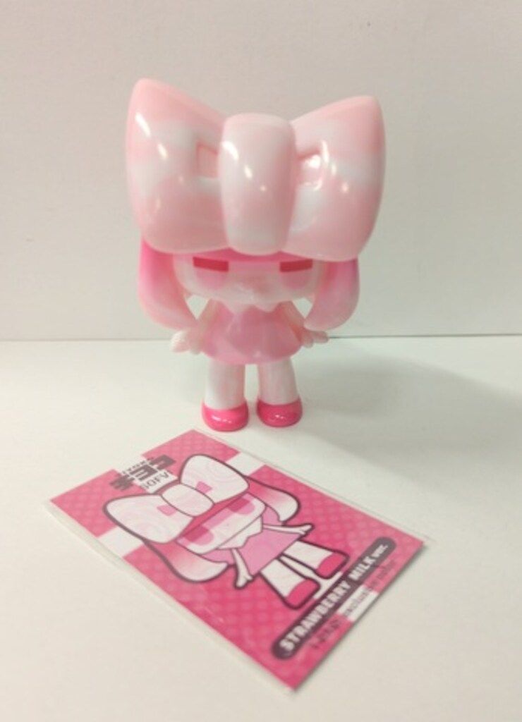 チヨコ タカハシユリ ソフビ いちごミルク 苺 t-base 限定カラー