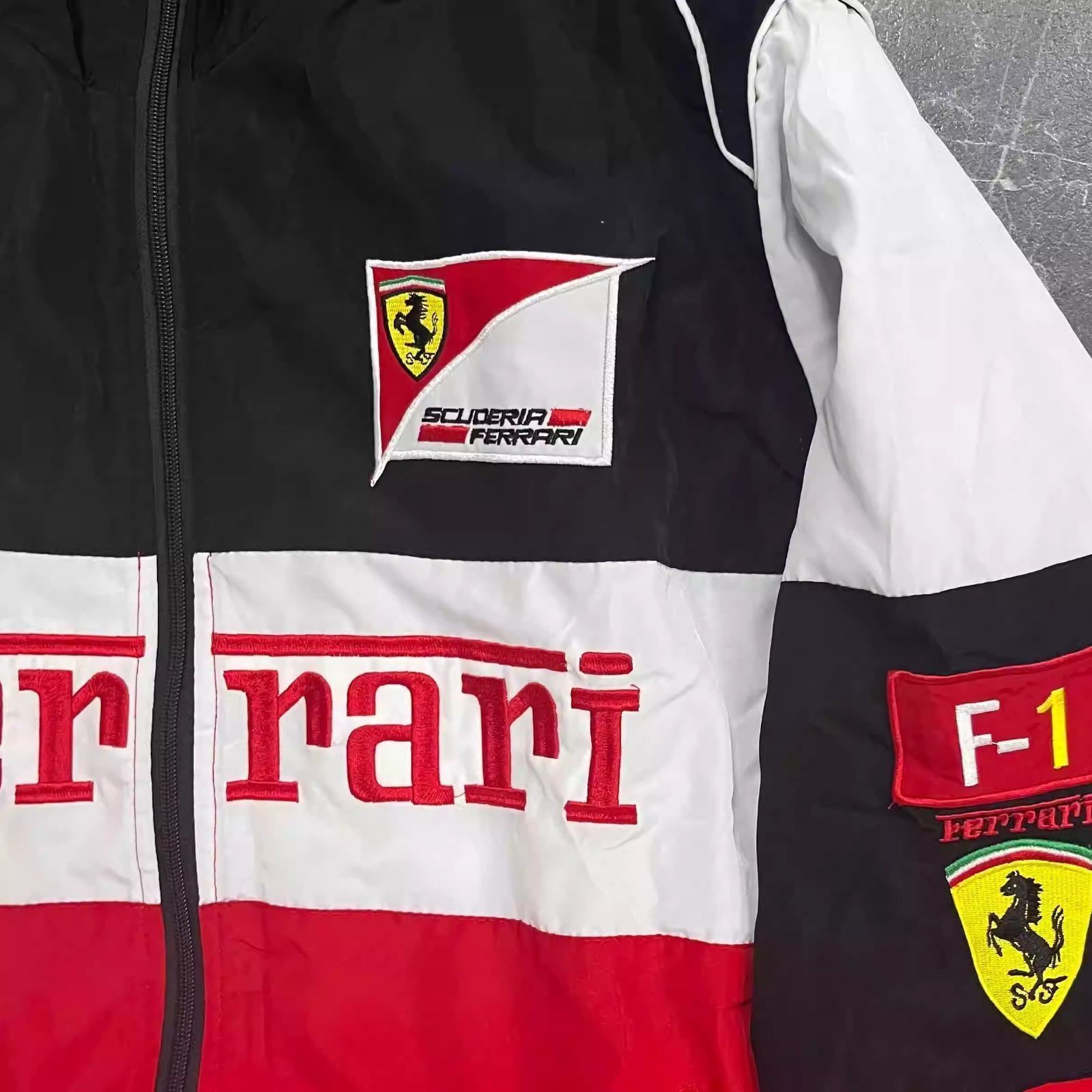 Ferrari フェラーリ F1 レーシングジャケット ブルゾン 刺繍 中綿